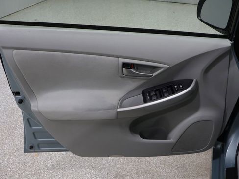 Used 2013 Toyota Prius Three w/ Solar Roof Pkg image 13