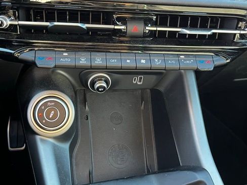 Used 2024 Alfa Romeo Tonale Veloce w/ Premium Interior Package image 28