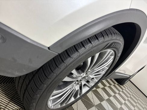 Used 2016 Lincoln MKX Reserve w/ Technology Package FWD image 34