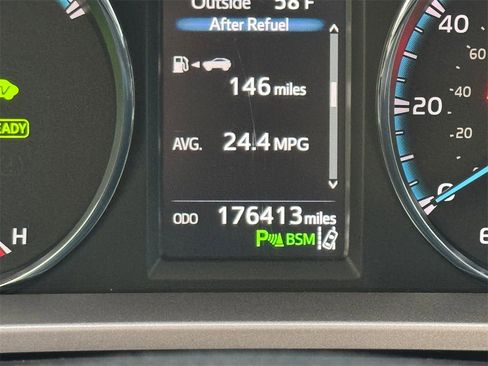 Used 2016 Toyota RAV4 Limited image 16