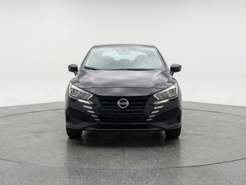 Used 2025 Nissan Versa SV image 2