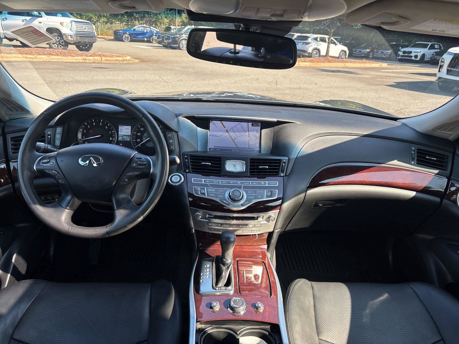 Used 2015 INFINITI Q70 3.7 w/ Technology Package RWD image 35