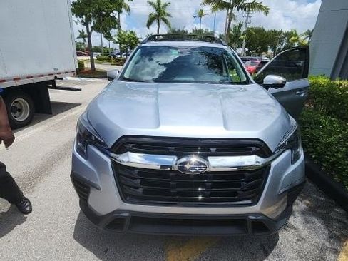 Used 2023 Subaru Ascent Limited w/ Technology Package AWD/4WD image 2