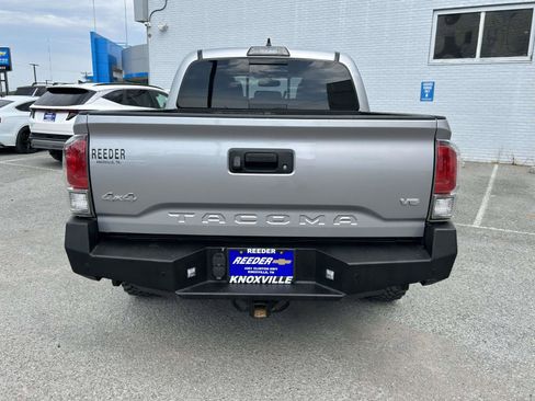 Used 2017 Toyota Tacoma Limited w/ Tow Package AWD/4WD image 4