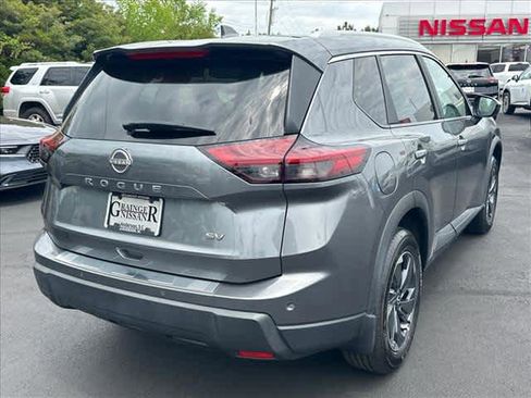 Used 2024 Nissan Rogue SV w/ SV Premium Package FWD image 3