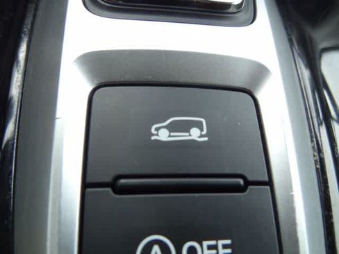 Used 2017 Honda Pilot Touring image 40