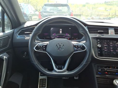 Used 2023 Volkswagen Tiguan SE R-Line FWD image 21