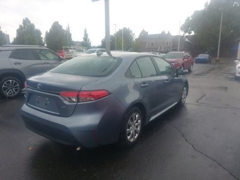 Used 2025 Toyota Corolla LE FWD image 2