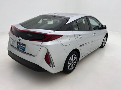 Used 2017 Toyota Prius Prime Premium image 7