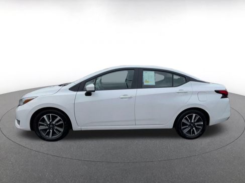 Used 2025 Nissan Versa SV FWD image 8