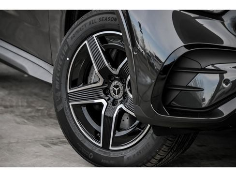 New 2026 Mercedes-Benz GLC 300 4MATIC image 3