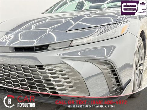 Used 2025 Toyota Camry SE FWD image 43