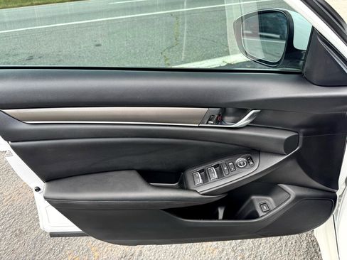 Used 2019 Honda Accord LX image 12