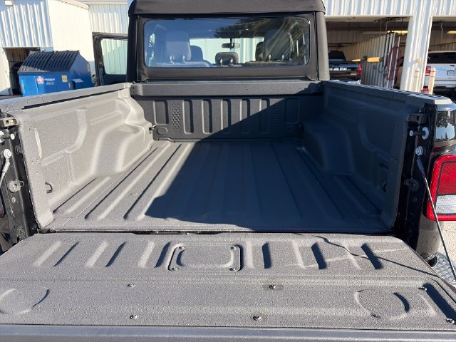 Certified 2024 Jeep Gladiator Sport AWD/4WD image 20