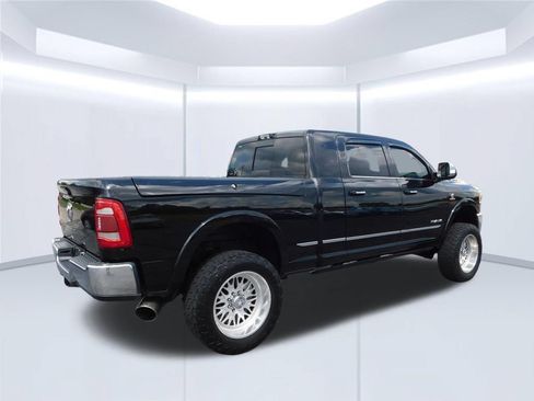 Used 2022 RAM 2500 Limited AWD/4WD image 3