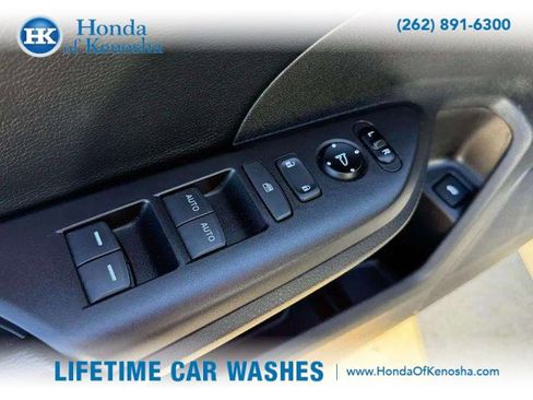 Used 2019 Honda Civic Touring image 25