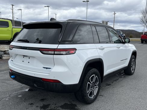 Used 2023 Jeep Grand Cherokee Trailhawk AWD/4WD image 2