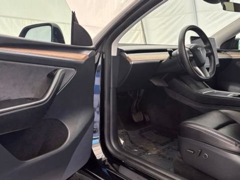 Used 2024 Tesla Model Y Long Range AWD/4WD image 30