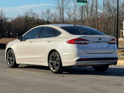 Used 2018 Ford Fusion SE w/ Equipment Group 201A image 7