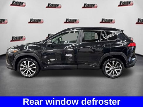 Used 2023 Toyota Corolla Cross XLE w/ Convenience Package AWD/4WD image 9