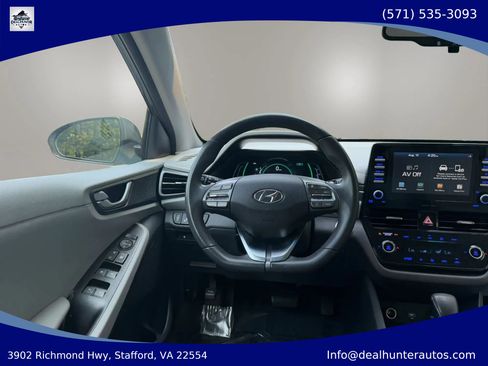 Used 2020 Hyundai Ioniq SE FWD image 22