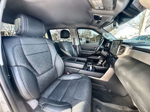 Used 2024 Toyota Tundra Limited image 32