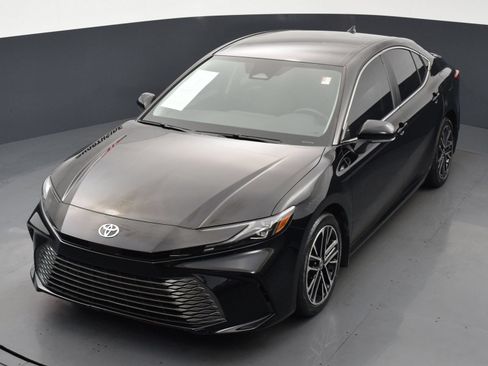 Used 2026 Toyota Camry XLE FWD image 25