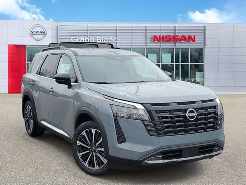 New 2026 Nissan Pathfinder Platinum image 1