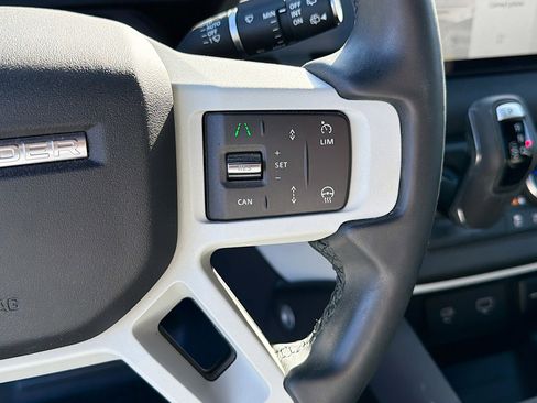 Used 2024 Land Rover Defender 110 S image 38