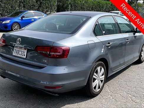 Used 2017 Volkswagen Jetta S image 4