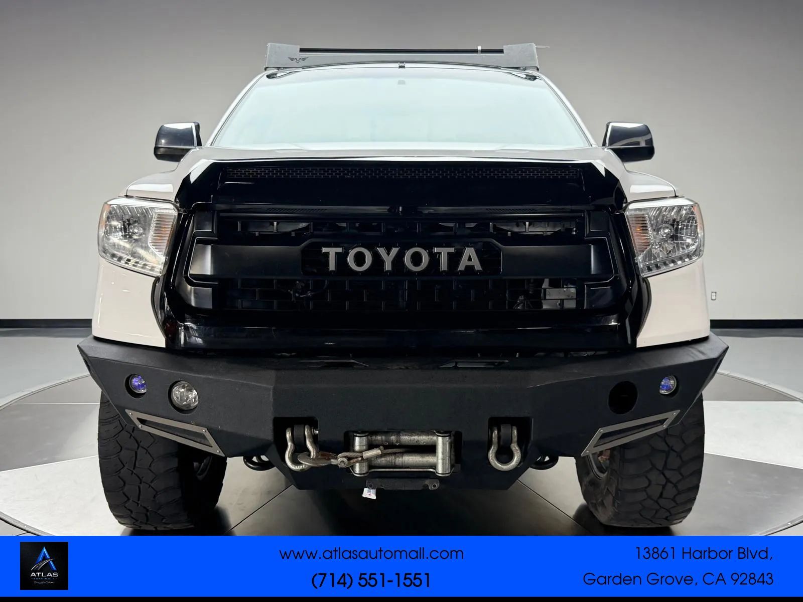 Used 2015 Toyota Tundra Limited w/ Limited Premium Package AWD/4WD image 3
