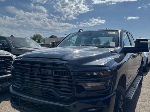 Used 2025 RAM 2500 Big Horn AWD/4WD image 1