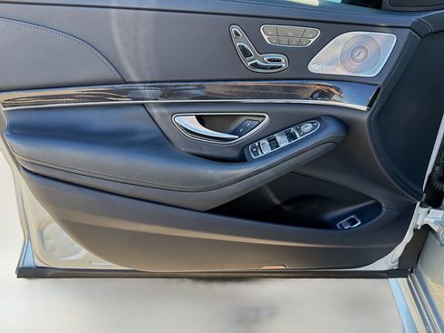 Used 2017 Mercedes-Benz S 550 Sedan image 23