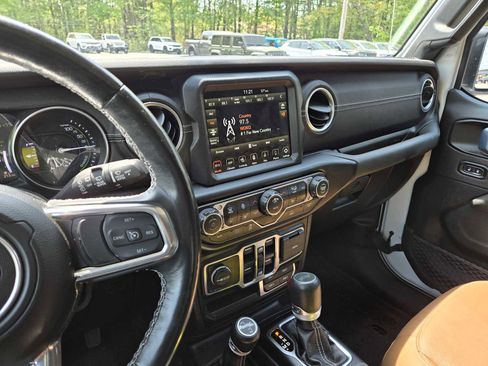 Used 2023 Jeep Wrangler Unlimited Sahara w/ Cold Weather Group AWD/4WD image 14