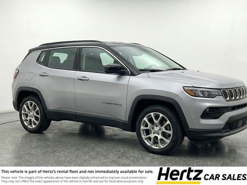 Used 2025 Jeep Compass Limited image 1
