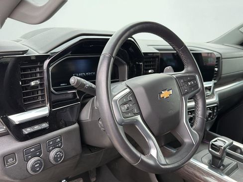 Used 2022 Chevrolet Silverado 1500 LTZ w/ LTZ Premium Package AWD/4WD image 12