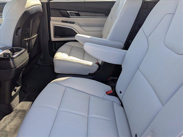 Used 2024 Kia Telluride EX w/ EX Captain's Chair Package AWD/4WD image 29