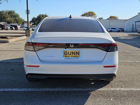 Used 2025 Honda Accord SE image 5