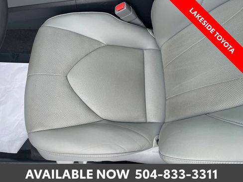 Used 2023 Toyota Highlander Limited FWD image 31