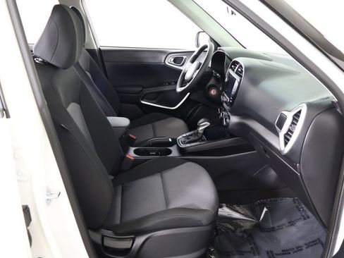 Used 2024 Kia Soul LX w/ Option Group 015 FWD image 30