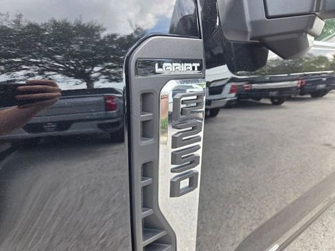 Used 2025 Ford F250 Lariat w/ Lariat Ultimate Package AWD/4WD image 3