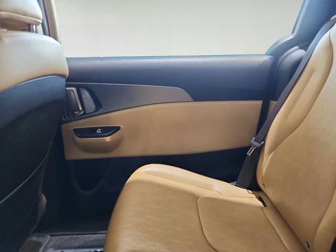 Certified 2023 Kia Carnival LX FWD image 27