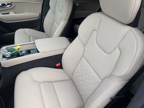 New 2026 Volvo XC90 T8 Plus w/ Protection Package Premier AWD/4WD image 18