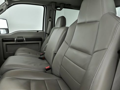 Used 2010 Ford F250 Lariat image 19