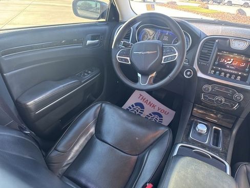Certified 2022 Chrysler 300 Touring L w/ Comfort Group image 16