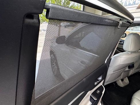 Used 2018 Toyota Highlander XLE FWD image 43