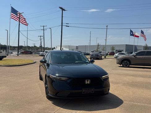 Used 2024 Honda Accord Sport image 3