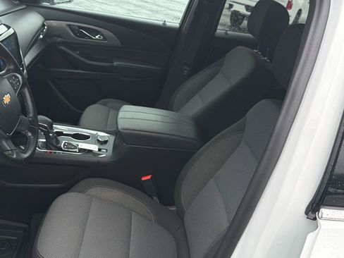 Used 2023 Chevrolet Traverse LT image 24