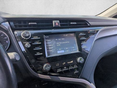 Used 2019 Toyota Camry SE w/ Carpet Mat Package image 12