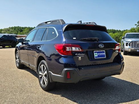 Used 2018 Subaru Outback 2.5i Limited AWD/4WD image 3